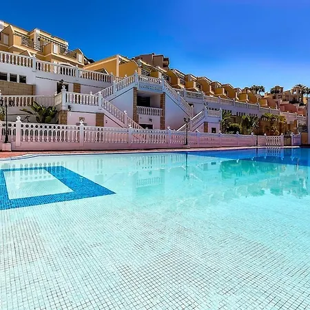 Brilliant Veril Del Duque With Heated Pool Appartement