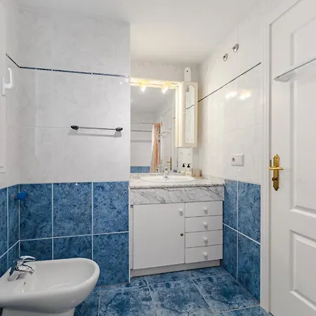 Brilliant Veril Del Duque With Heated Pool Daire *