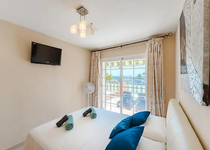 Brilliant Veril Del Duque With Heated Pool Apartmán